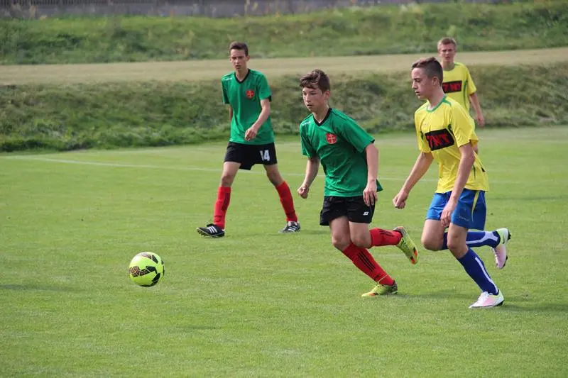 Dużo bramek w meczu juniorów młodszych