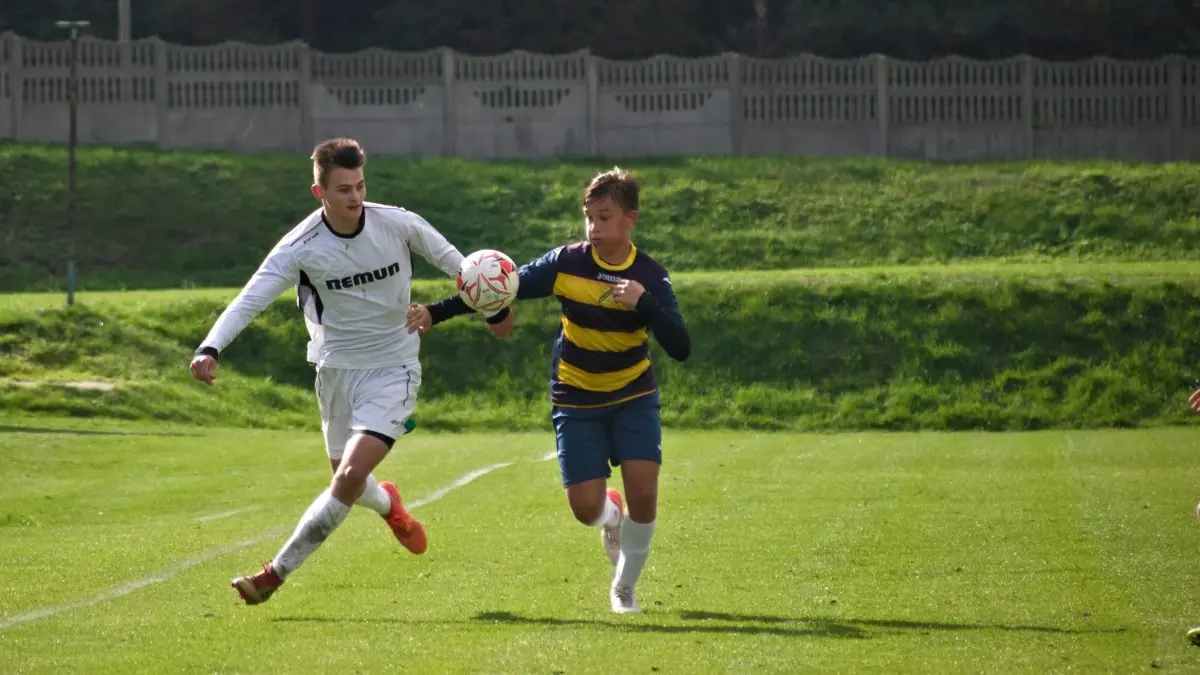 Grad bramek w meczu juniorów