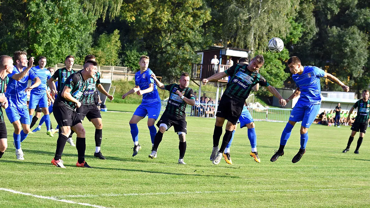 Hattrick Pawła Roguli w wygranym meczu z liderem