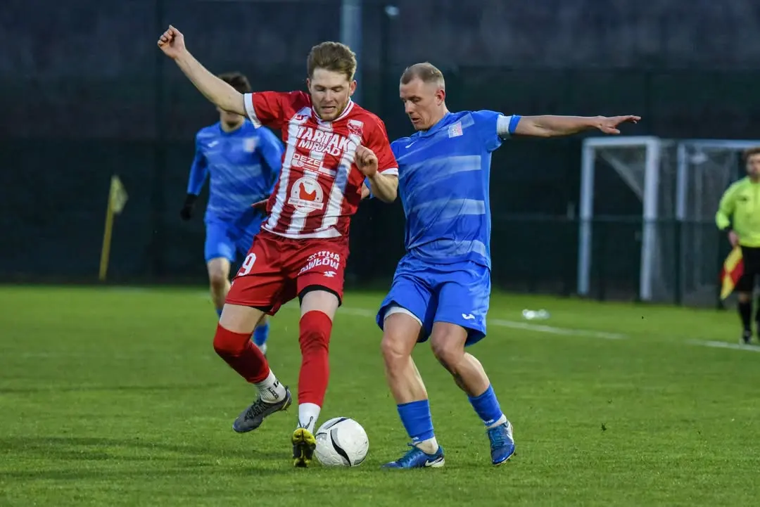 𝗞Ą𝗖𝗜𝗞 𝗦𝗧𝗔𝗧𝗬𝗦𝗧𝗬𝗖𝗭𝗡𝗬 𝗪𝗜𝗘𝗥𝗡𝗘𝗝 Przed niedzielnym spotkaniem z Arką Pawłów sprawdzamy, jak