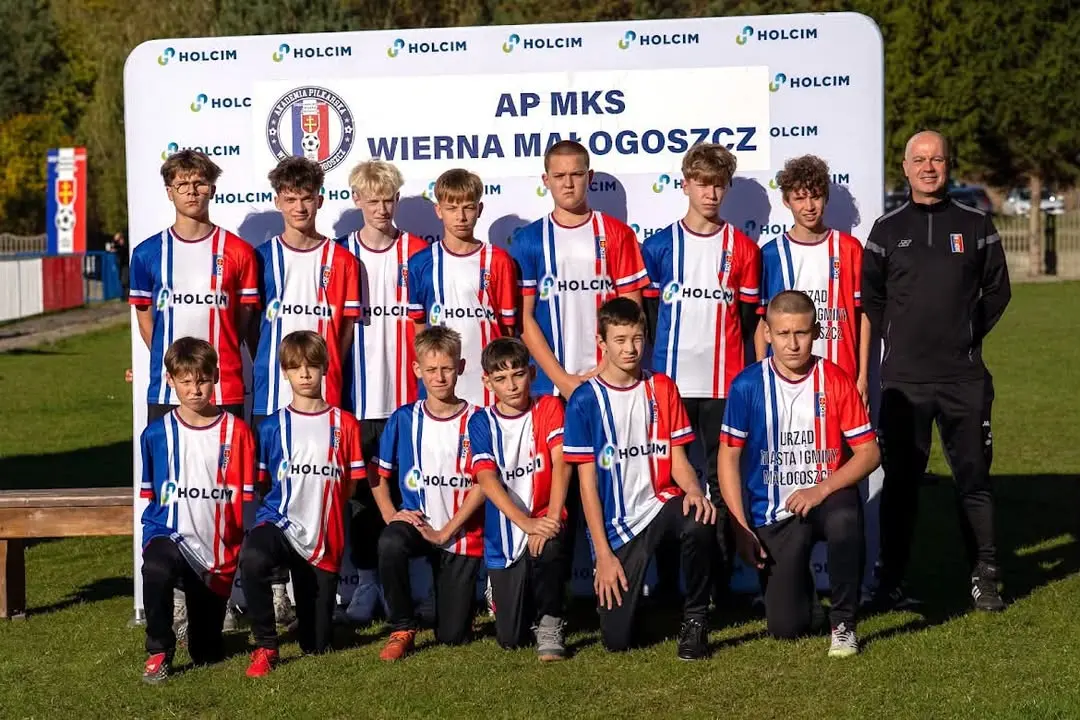 ️🔴 Drużyna AP MKS Wierna Małogoszcz ❇️ Trampkarz Starszy Zawodnicy 2012 i młodsi 🤩 ➖➖➖